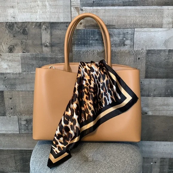 Elegant Leopard Print Scarf - Picture 11 of 16